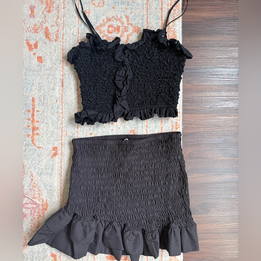 Zara Smocked Mini Set | Size M 🖤